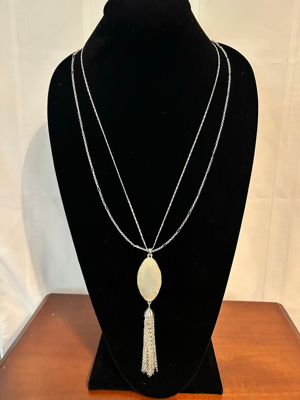 Silver Tone Light Green Jadeite Marquise Pendant Necklace Fringe Tassel Layered